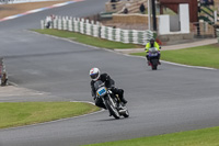 Vintage-motorcycle-club;eventdigitalimages;mallory-park;mallory-park-trackday-photographs;no-limits-trackdays;peter-wileman-photography;trackday-digital-images;trackday-photos;vmcc-festival-1000-bikes-photographs
